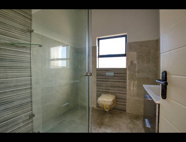 3 BEDROOM DUPLEX FOR SALE IN PALM LAKES ESTATE